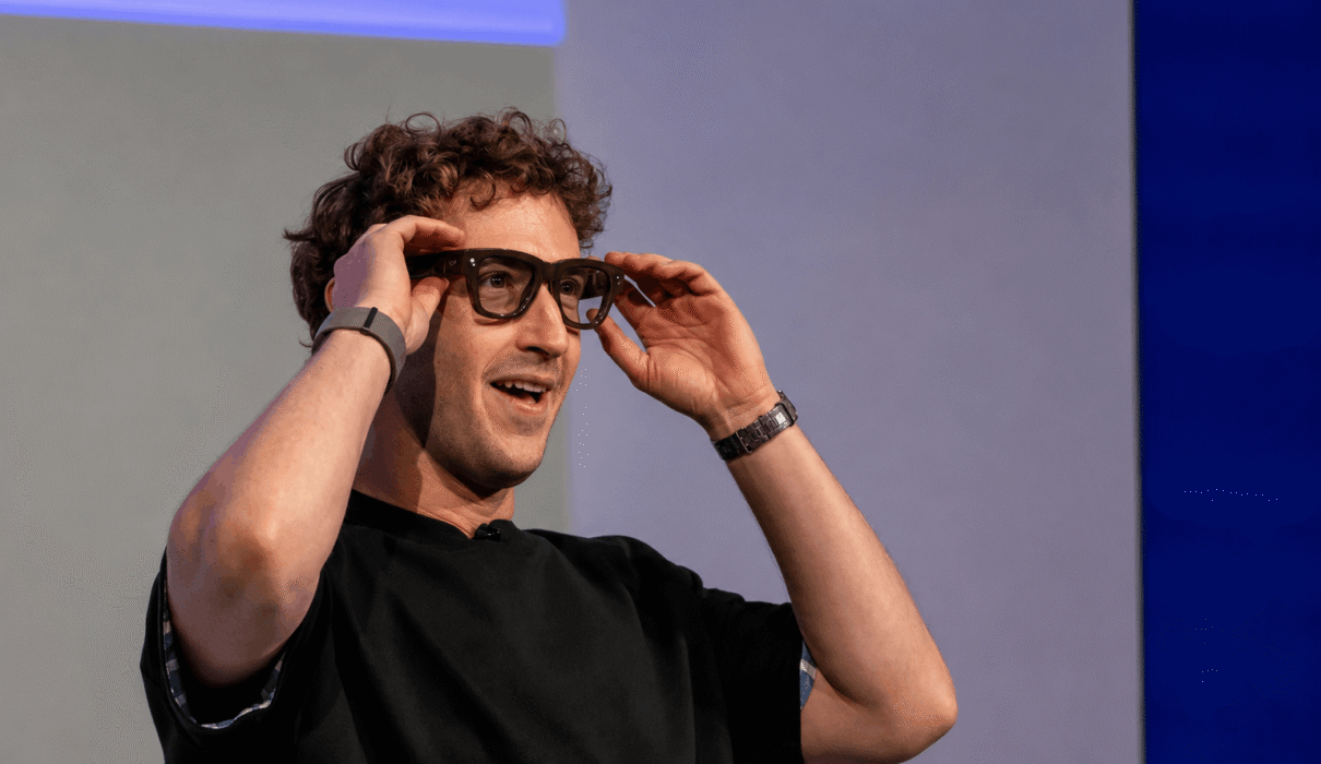 mark-zuckerberg-smart-glasses